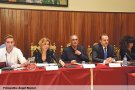 Marta Felip i el seu govern pengen d'un fil, mentre s'espera que algú mogui fitxa