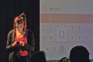 Ona Beneït: 'L’obra reflexiona sobre les relacions efímeres que es creen a partir de les noves tecnologies'