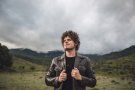Joanjo Bosk: 'La cançó d’autor és una eina per reivindicar una manera diferent de fer música, independent i revolucionària'