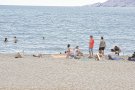 Platja, amb respecte i solidaritat