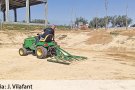 Una zona enjardinada entre el pavelló i l’espai Àgora