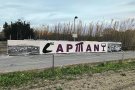 Aparadors per camuflar contenidors a Capmany