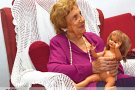 La nina Gisela es queda òrfena