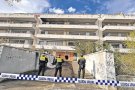 Desallotgen el bloc ocupat del carrer Ponent però hi queda encara una persona 