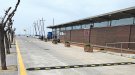 Una tanca de fusta i més seguretat al port esportiu