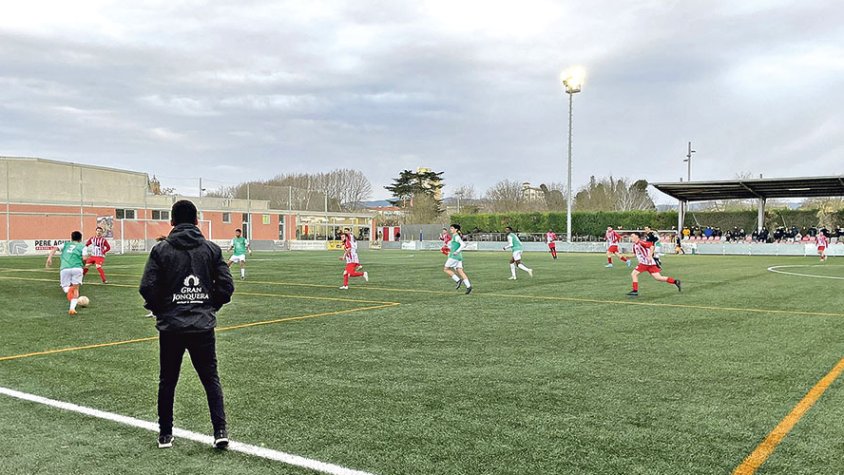 Equilibri en el derbi entre el Viladamat  i el <a href=