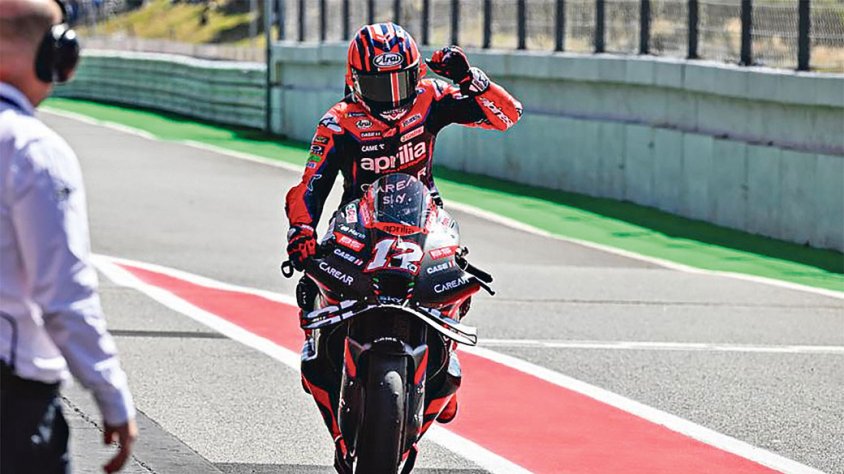 Viñales inicia el rumb amb podi