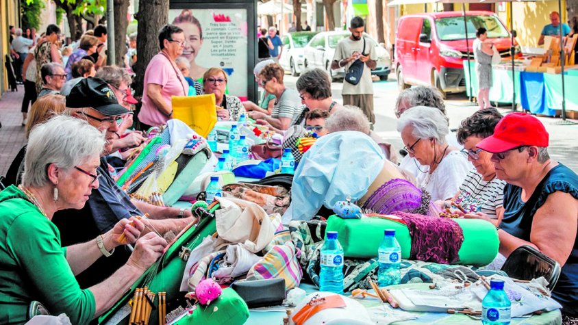 La 19a trobada de puntaires dona el tret de sortida a la festa major de la Jonquera