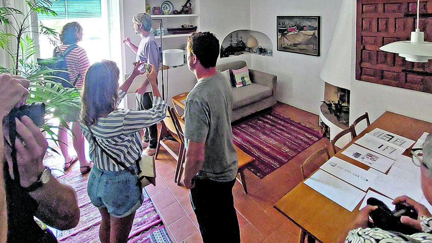 Els arquitectes commemoren el seu dia visitant Cadaqués