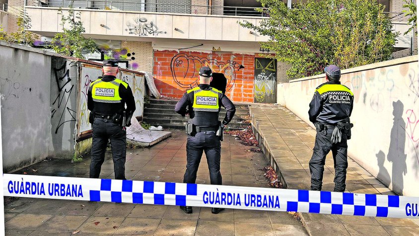 Critiquen com es va desocupar el bloc del carrer Ponent