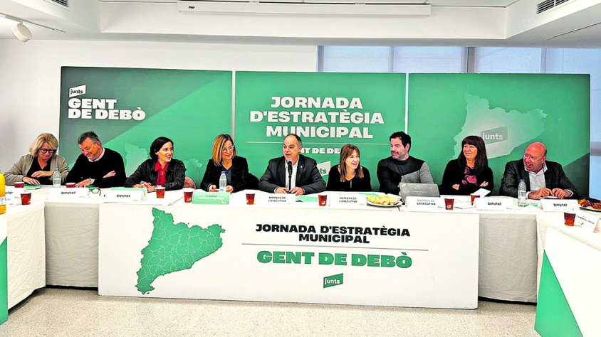 Junts planteja reforçar el transport públic als pobles