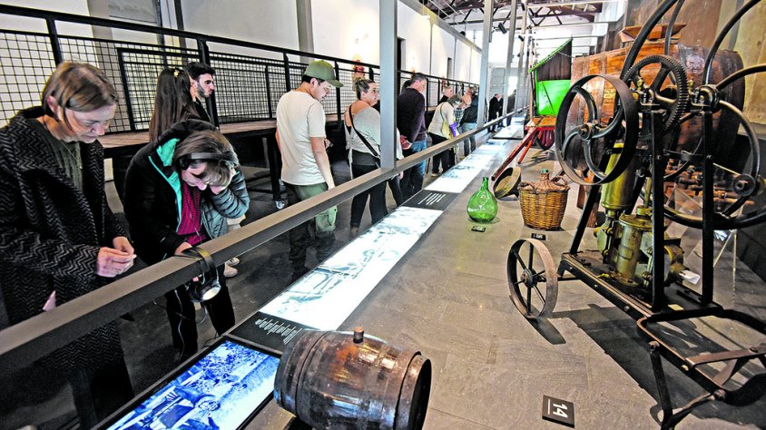 Capmany clou la restauració del Parral inaugurant un nou espai museístic