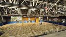 Canvien el parquet del pavelló d’esports de l'Escala