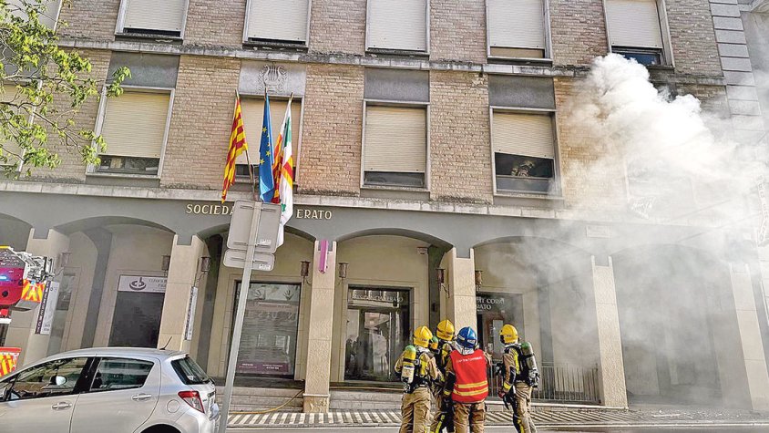 Incendi a la seu de la Coral Erato