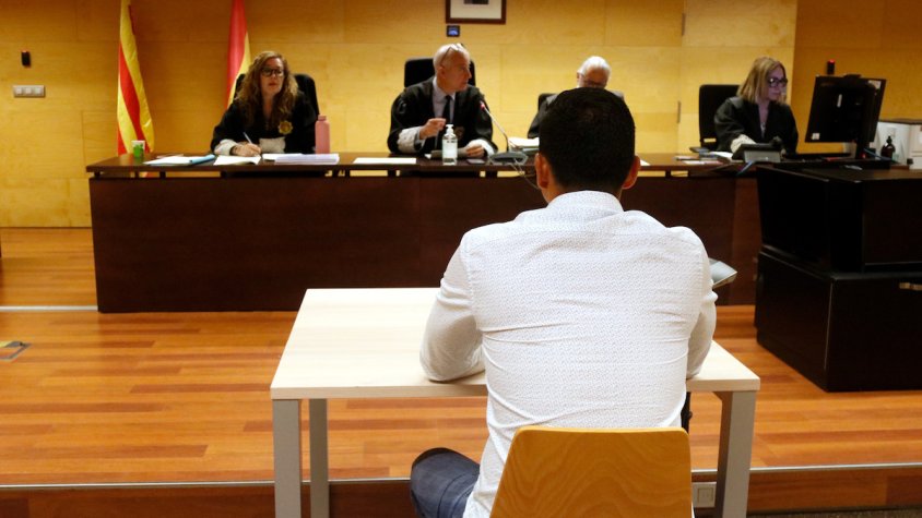 Absolen el pare acusat de fer tocaments i violar la filla a Agullana