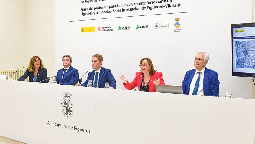 Escenificació de l’acord per la variant i la nova estació