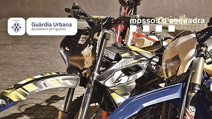 Un total de 44 denúncies a vehicles i 4 motos retirades en un dispositiu conjunt