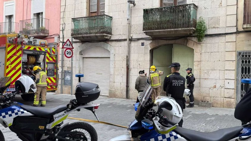 Petit incendi a l'antic Club de Boxa del carrer de la Jonquera