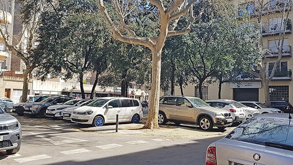 Clam al civisme a la plaça Víctor Català 