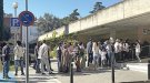 La regularització genera cues per demanar documents