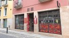 Precinten un comerç polèmic del carrer de la Jonquera